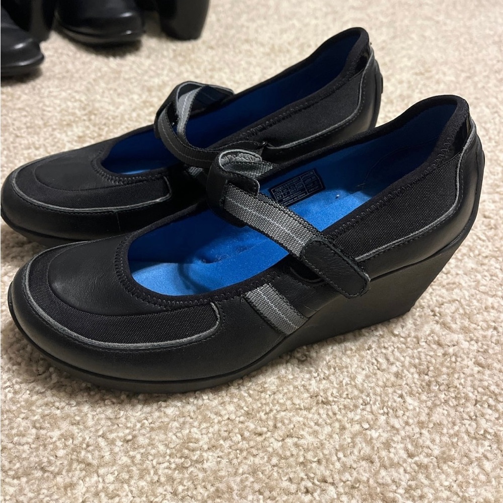 Tsubo Mary Jane Platform Shoes - Picture 2 of 6